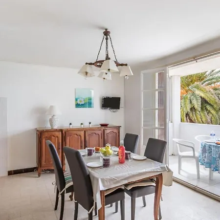 Apartment Super Plage-6 By Interhome Saint-Cyr-sur-Mer